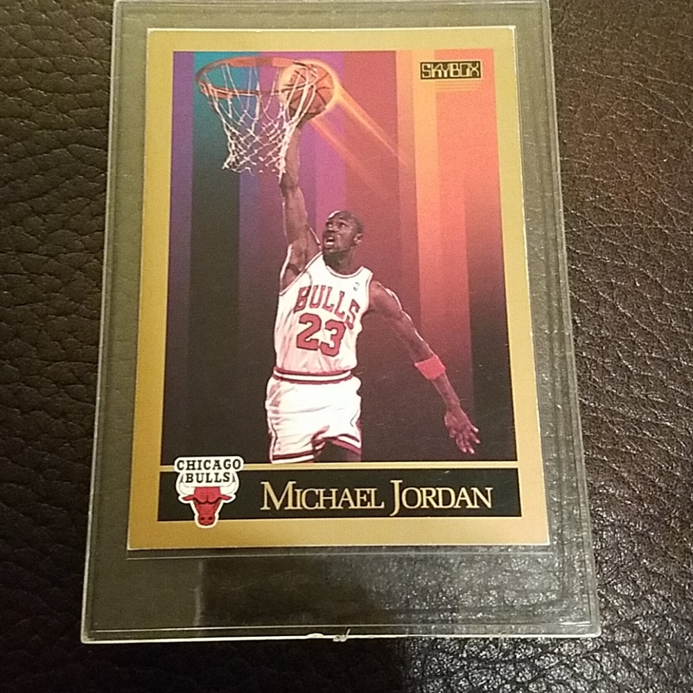 1990 Skybox Michael Jordan #41 basketball card.